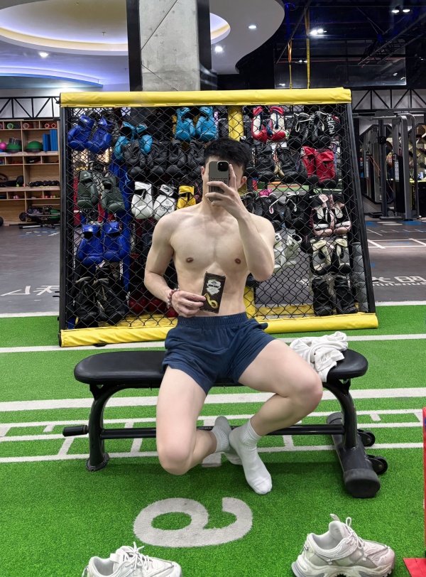 夜班工作者福音，迪拜特勃turboman对抗困乏