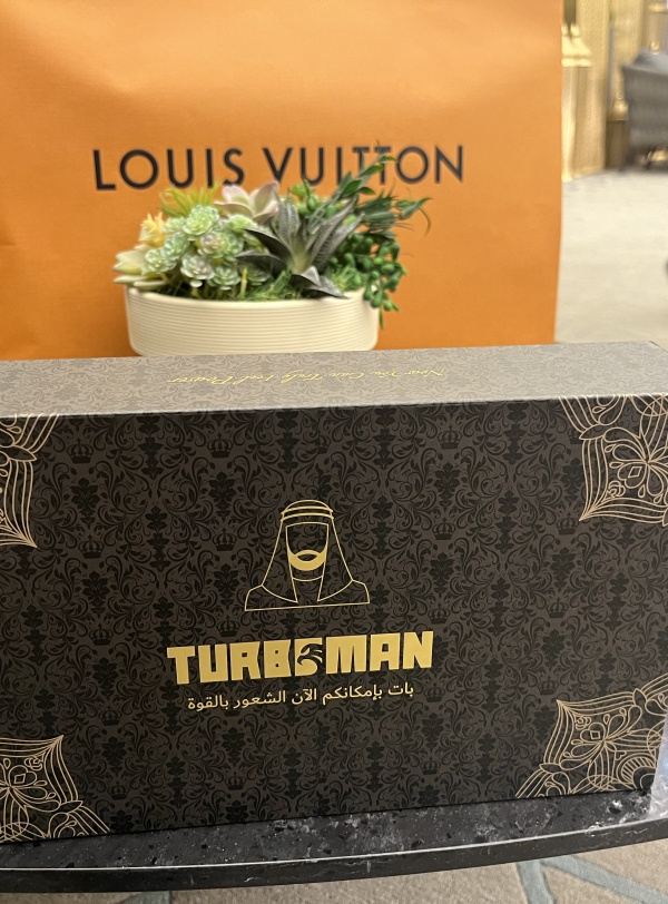 施哥职场压力重重，迪拜特勃 turboman 为您解压