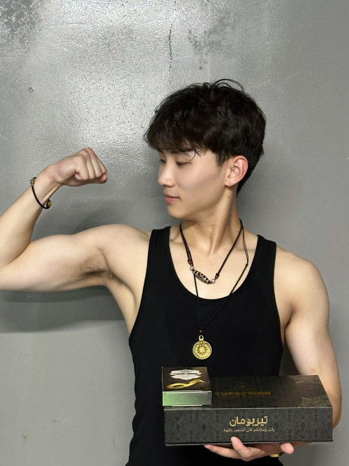 李哥健身房打卡常带的小秘密，很多男士都在悄