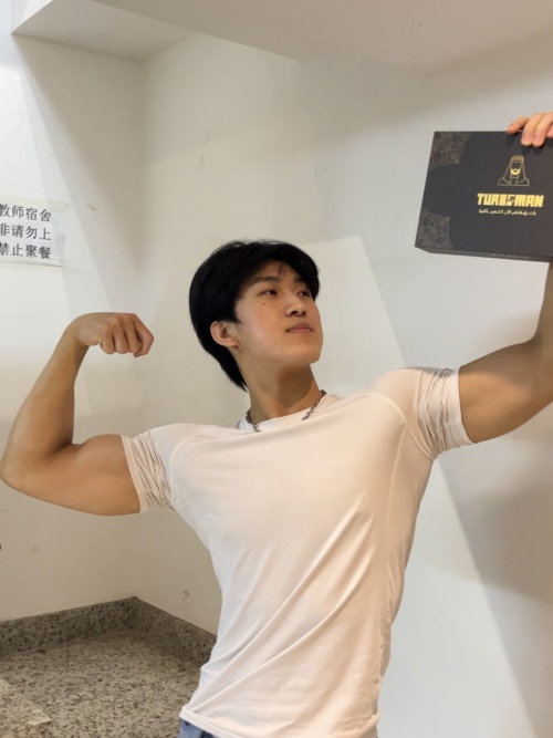王磊把日子过得有滋有味，全靠这东西撑着？