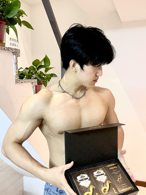 花先生亲测，迪拜特勃turboman带来不少惊喜