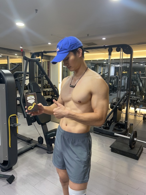 柳先生的日常里，迪拜特勃是个特别的存在